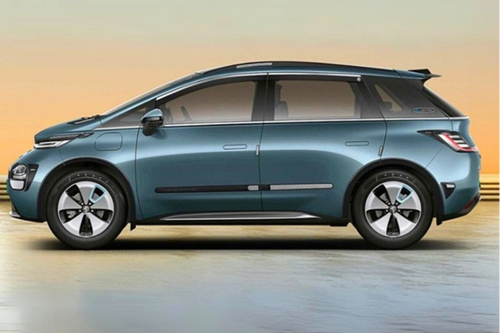 Mẫu xe điện MG Windsor có dáng dấp khá giống một mẫu MPV, tuy nhiên lại chỉ có cấu hình 5 chỗ ngồi. Xe sở hữu thiết kế tối giản với phần đầu xe được thiết kế 2 tầng tuy độc đáo, nhưng có vẻ khá kén người dùng.