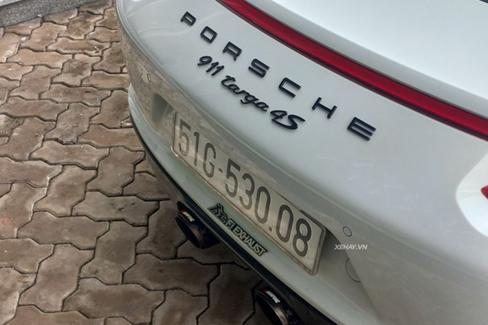 Kết hợp cùng hộp số 7 tốc độ PDK và hệ dẫn động 4 bánh, Porsche 911 Targa 4S mất khoảng 4,2 giây để tăng tốc lên 100 km/h từ vị trí xuất phát, nhanh hơn 0,3 giây so với bản tiêu chuẩn.