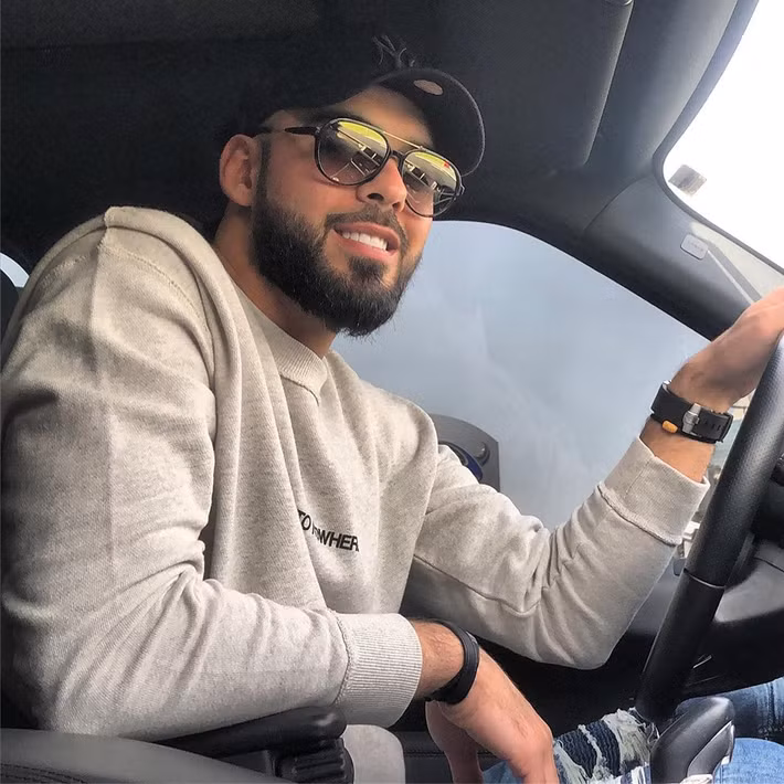 Hiện tại Omar vẫn làm người mẫu, làm gương mặt quảng cáo cho nhiều thương hiệu. Dù khá kín tiếng về đời tư nhưng chàng trai 30 tuổi vẫn cho thấy bản thân là một người sống rất tích cực. Điều này thể hiện qua nhiều status mang nội dung truyền cảm hứng sống vui cho người khác được Omar đăng tải trên trang cá nhân.