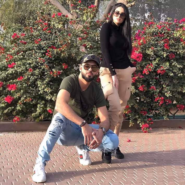 Về hôn nhân và gia đình, Omar đã kết hôn với Yasmin Oweidah - cô bạn gái lâu năm của anh. Đám cưới của hai người tổ chức vào năm 2017 nhưng gần như không được báo chí, cư dân mạng săn đón. Điều này chứng tỏ, tên tuổi Omar cùng cơn sốt mà anh tạo ra cách đây 6 năm đã chìm xuống. Điều này cũng đem lại cho hot boy Arab này một cuộc sống bình lặng.