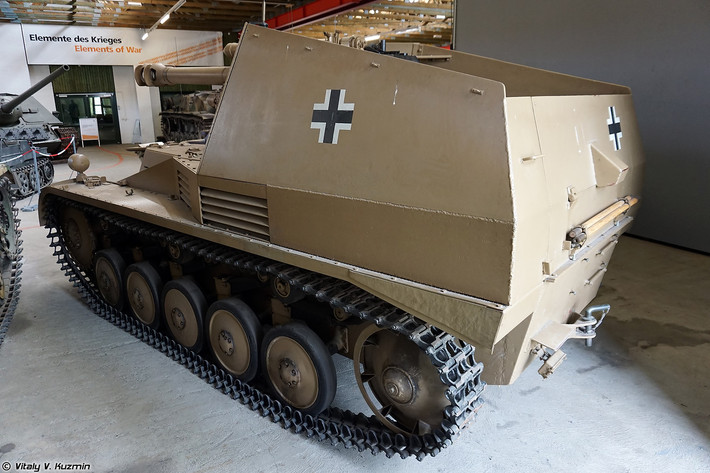 Tuy được đánh giá là khẩu pháo đáng tin cậy và cơ động, tuy nhiên Wespe cũng có nhiều nhược điểm: không quay được tháp pháo, giáp mỏng 5-30mm, không có mái che bảo vệ kíp pháo thủ 4 người. Nguồn ảnh: Vitaly-Kuzmin