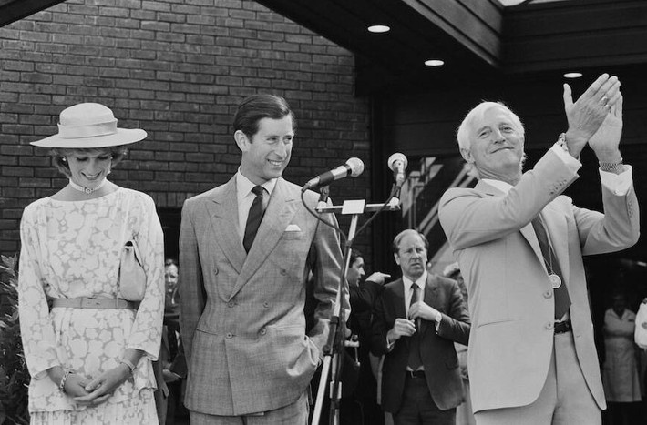 Càng nổi tiếng, Savile càng có cơ hội dùng quyền lực ngôi sao của mình để lạm dụng tình dục người khác. Trước những tin đồn về việc mình lạm dụng tình dục trẻ em, Sevile từng mạnh miệng tuyên bố với các phóng viên anh ta không bao giờ cho phép một đứa trẻ bước vào cửa nhà mình thì làm gì có chuyện lạm dụng tình dục: “Không bao giờ, tôi không cảm thấy thoải mái khi có trẻ con trong nhà. Nếu có trẻ em đến chơi tôi chỉ cho chúng lên xe đi chơi một vòng chứ không cho vào nhà trừ khi là chúng có bố mẹ theo cùng”.