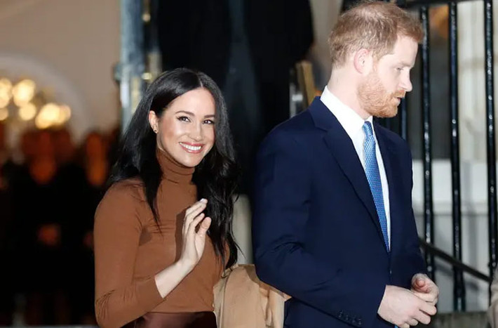 Tháng 1/2020: Meghan mặc chiếc áo len giá 70 USD trong lần xuất hiện đầu tiên trước công chúng trong năm 2020, trước khi hai vợ chồng tuyên bố rút khỏi Hoàng gia.