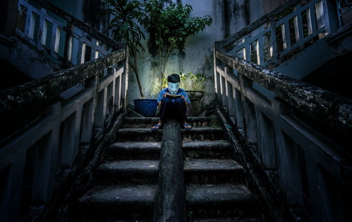 Cầu thang ở một khu chung cư cũ ở Sài Gòn. 