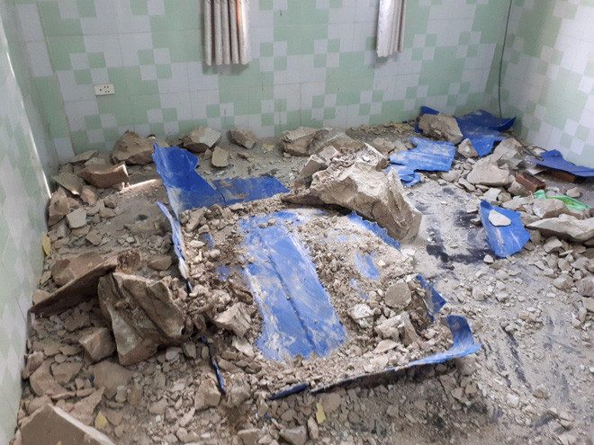 Theo thông tin từ cơ quan công an, 2 thi thể đều là nam và đang được xét nghiệm ADN. Khoảng 16h ngày 16/5, lực lượng thuộc Viện Khoa học kỹ thuật Hình sự - Bộ Công an đã có mặt để khẩn trương thực hiện công tác khám nghiệm, phân tích các chi tiết liên quan đến vụ án.