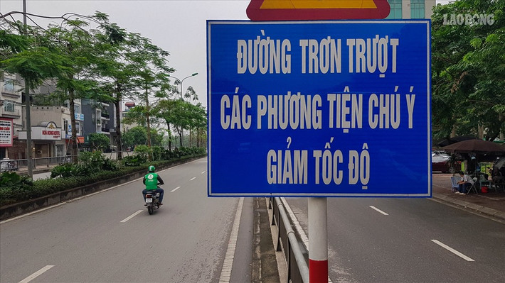 Bà Trần Thị Loan, một người sinh sống gần hầm Kim Liên nói: "Tôi bán hàng ở đây lâu rồi. Hầm Kim Liên thường xuyên tai nạn, đặc biệt là những ngày mưa hay đêm tối. Vừa tuần trước mới có một vụ, đêm qua lại một vụ nữa. Tôi thấy hầu như những người xuống đường dốc hầu này đều phóng nhanh và không giảm tốc dù đã có biển cảnh báo. Đi qua đây tôi rất sợ, cảm giác cứ bị hút vào, đáng ra mình đi chậm lại thành đi nhanh. Tôi đi quen thì hay giảm ga để đảm bảo an toàn, còn những người không biết thì họ cứ để vậy mà đi”.