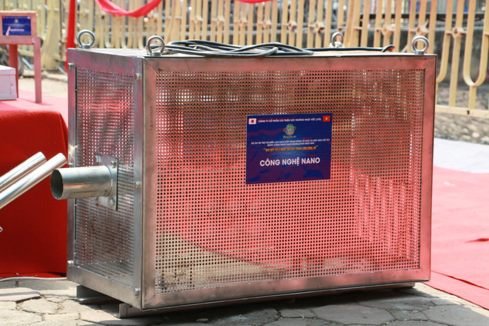 Tại buổi lễ, Công ty Cổ phần Cải thiện Môi trường Nhật Việt đã tiến hành lắp đặt thí điểm thiết bị có tốc độ xử lý siêu nhanh dưới lòng sông Tô Lịch.