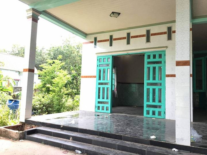 Rạng sáng 19/5, 2 thi thể được xác định danh tính là Trần Đức Linh (quê Nghệ An) và Trần Trí Thành (tạm trú quận Phú Nhuận, TP.HCM). Hai nạn nhân này trong độ tuổi từ 30-35.