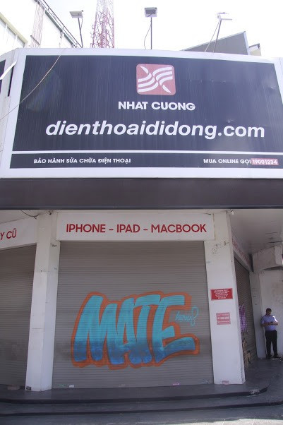 Do chưa biết bao giờ cửa hàng mới mở cửa trở lại, nên dịch vụ bảo hành máy mua tại hệ thống này cũng không thể thực hiện.