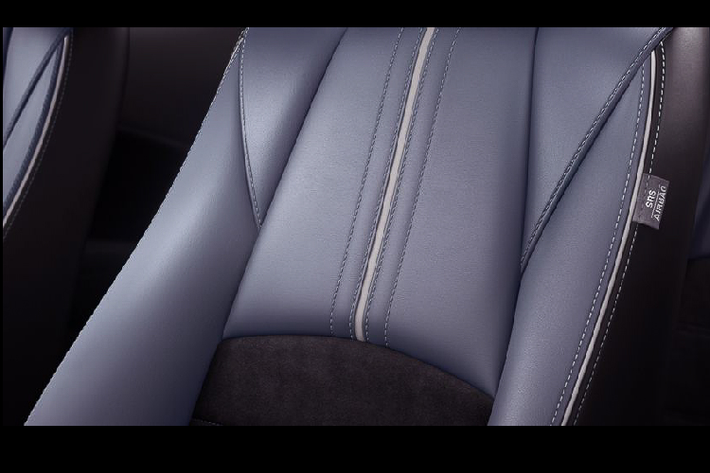 Phiên bản lộ diện trên đây được giới thiệu ở thị trường Mexico. Động cơ cho Mazda2 sedan ở thị trường này là loại Skyactiv-G 1.5L hút khí tự nhiên, 4 xy lanh phun xăng trực tiếp. Công suất đạt vào khoảng 110 mã lực tại vòng tua 6.000 rpm, mô men xoắn cực đại 141 Nm tại vòng tua 4.000 rpm. Đi cùng là hộp số sàn hoặc tự động 6 cấp, hệ thống G-Vectoring Control.