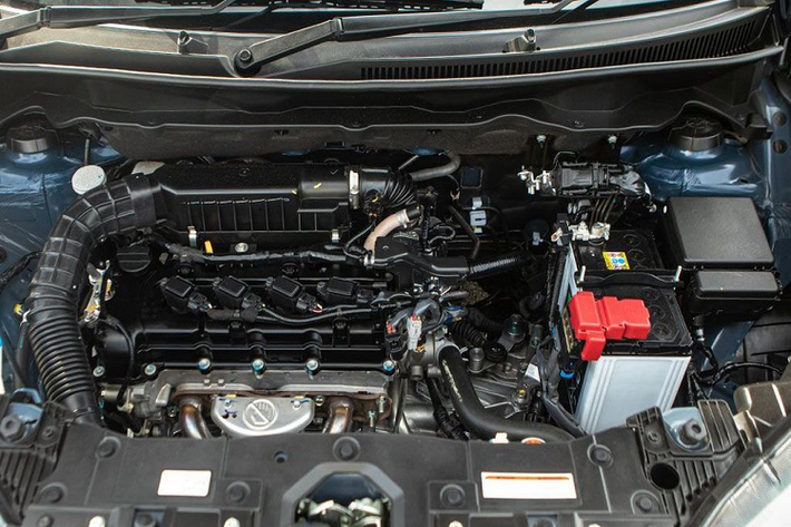 Các trang bị tiêu chuẩn trên Suzuki XL7 giá rẻ bao gồm hệ thống ABS, EBD, hệ thống cân bằng điện tử, hệ thống hỗ trợ khởi hành ngang dốc, hệ thống cảnh báo tốc độ, camera lùi và 2 túi khí phía trước.