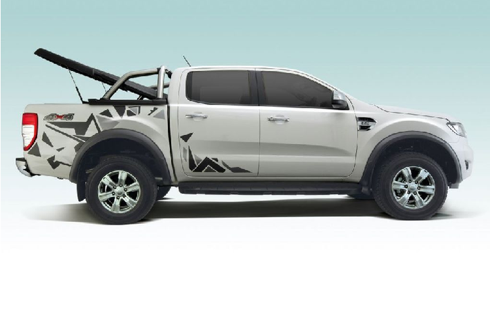 Khối sức mạnh này, thông qua hộp số tự động 6 cấp, truyền tới 4 bánh xe nhờ hệ dẫn động 4WD tích hợp các chế độ truyền động điện tử ESOF và bộ vi sai cầu sau với khả năng khóa điện tử.