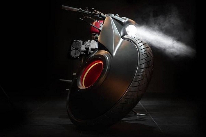 Vì vậy họ đã thiết kế lựa chọn mẫu xe môtô Harley-Davidson Softail.