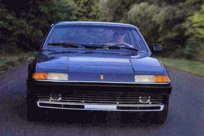 Nhiều người không ưa những chiếc xe ôtô xấu xí như 400-series V-12 Ferrari GT bởi thiết kế vuông vức của nó là một chi tiết khác biệt xa khỏi thiết kế Ferrari vốn uốn lượn đẹp mắt. Tuy nhiên một khi có cơ hội ngồi phía sau vô lăng của Ferrari 400i, và bạn sẽ bắt đầu hiểu tại sao một số người dành tình cảm cho chúng.