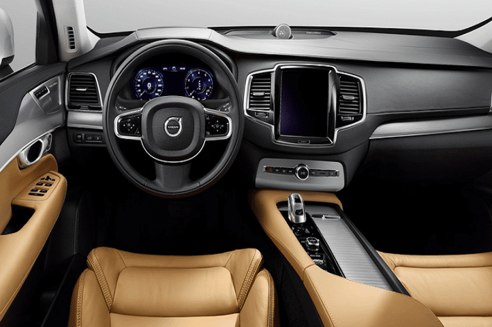 Volvo XC90 Volvo nổi tiếng vì có một số ghế ngồi dễ chịu bậc nhất trong ngành, và mẫu XC90 không phải ngoại lệ. Kết hợp điều đó với một bố cục mặt táp lô tối giản mà tiện dụng, và bạn có cho mình một trong những không gian nội thất SUV đẹp nhất trên thị trường.