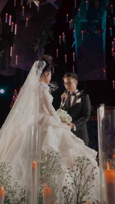 Hiện tại, khi đã kết hôn, Cẩm Tú và Anh Quang vẫn giữ quan điểm độc lập tài chính, ai tiêu tiền của người đó. Phần quỹ chung sẽ được dùng để trang trải sinh hoạt phí.