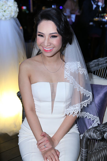 Năm vừa qua, cư dân mạng dậy sóng khi xem những bức hình cưới long lanh và cực kỳ tình cảm của vợ chồng Baggio và Quỳnh Trâm.