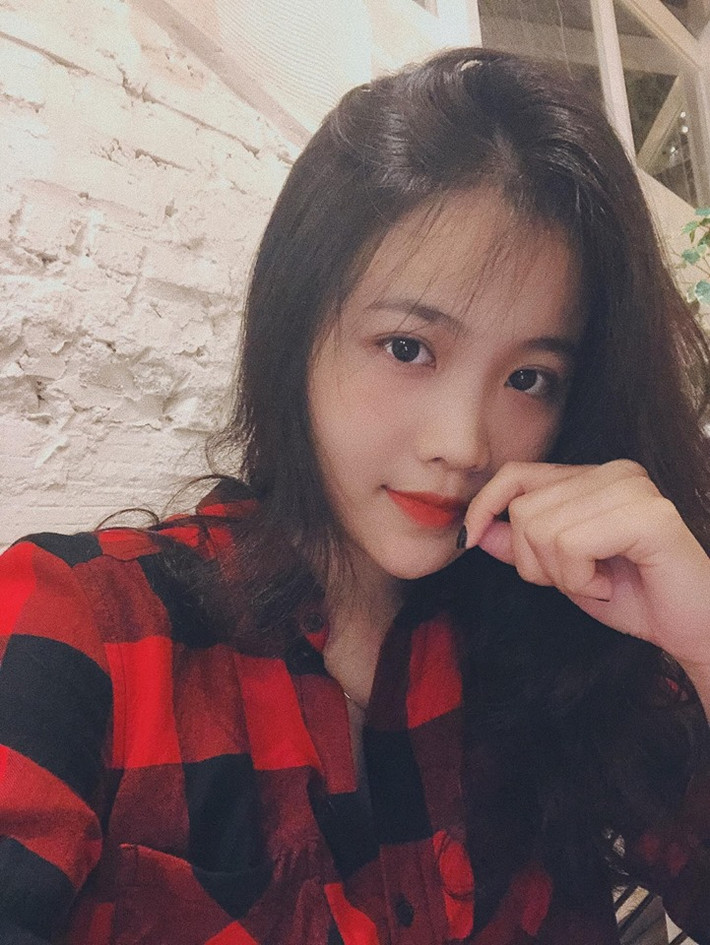 Được dân mạng chú ý nhưng bạn gái Văn Hậu khá kín tiếng về mối tình của mình.