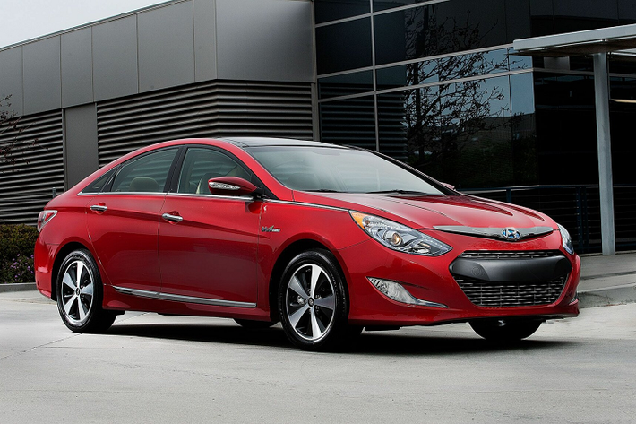 Hồ sơ của Cục Quản lý An toàn Giao thông Đường cao tốc Quốc gia Mỹ cho thấy Hyundai và Kia đã triển khai chiến dịch triệu hồi hơn 3,3 triệu xe vì lo ngại nguy cơ cháy nổ.