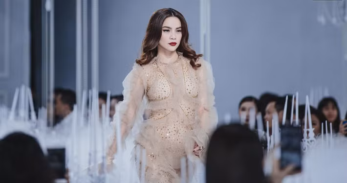 Tuy nhiên, không phải lần nào diện tông màu nude của Hồ Ngọc Hà cũng đều nhận được những nhận xét tốt. Ảnh: tinmoi.