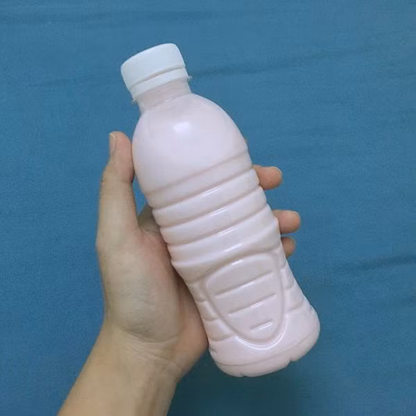 Sữa hoàn nguyên. Sữa hoàn nguyên là 1 dạng sữa nước, nhưng thực chất không phải là sữa tươi mà là sữa bột pha nước. Các nhà sản xuất sữa hoàn nguyên có thể thêm vào đó vi khuẩn lactic song nó không thể là sữa chua đúng nghĩa.