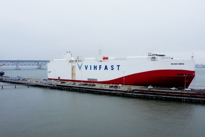 Bà Lê Thị Thu Thuỷ, Phó Chủ tịch Vingroup và Chủ tịch VinFast cho biết: “Ngày hôm nay đánh dấu một cột mốc quan trọng cho VinFast. Chỉ đầu năm nay thôi, tại Las Vegas, VinFast giới thiệu dải sản phẩm thuần điện và công bố sẽ giao xe vào cuối năm 2022.