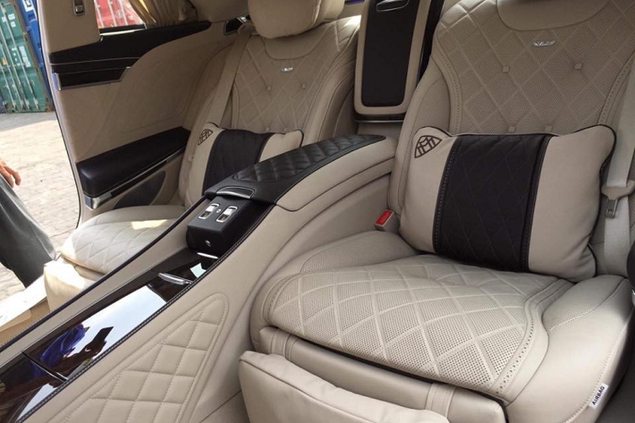 Dòng xe siêu sang Maybach 62S vẫn được trang bị động cơ V12, dung tích 5.5 lít như phiên bản tiêu chuẩn, nhưng "trái tim" này trên 62S sản sinh đến công suất cực đại 620 mã lực, tăng 77 mã lực. Mẫu xe siêu sang này có thời gian tăng tốc từ vị trí đứng yên lên 100 km/h trong vòng 4,5 giây. Tốc độ tối đa 250 km/h.Sau khi thương hiệu xe siêu sang Maybach bị khai tử đã được hãng xe sang Đức cho về nằm sau cái tên Mercedes.