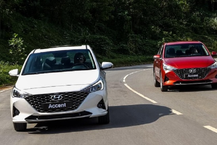 Hyundai Accent - 19.716 xe Sức nóng của “Á quân” năm 2021 vẫn chưa bao giờ giảm. Tổng doanh số 11 tháng năm 2022 của mẫu xe này đạt 19.716 xe, kém Toyota Vios 1.049 xe. Hyundai Accent là một trong những mẫu xe có doanh số ổn định, nằm trong top những xe bán chạy nhất thị trường. Accent đang được phân phối với giá từ 426-542 triệu đồng.