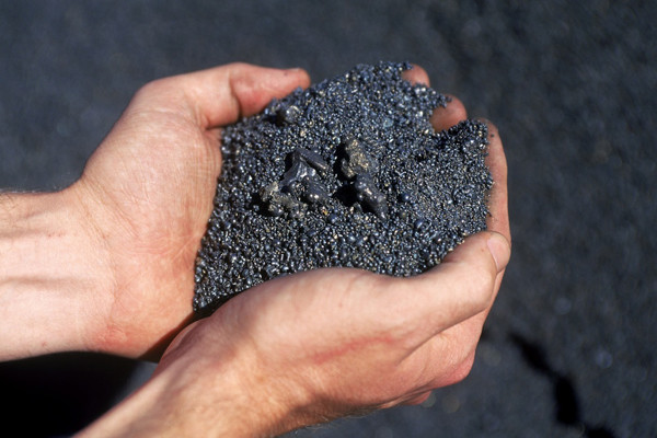 Đề cập chủ đề này, trang Popular Science China thông tin, chì và các hợp chất của nó được tìm thấy rộng rãi trong môi trường sản xuất và sinh hoạt. Chì chủ yếu thâm nhập vào cơ thể dưới dạng bụi, khói hoặc hơi qua đường hô hấp. Chỉ một lượng tương đối ít được hấp thụ qua đường tiêu hóa và da.