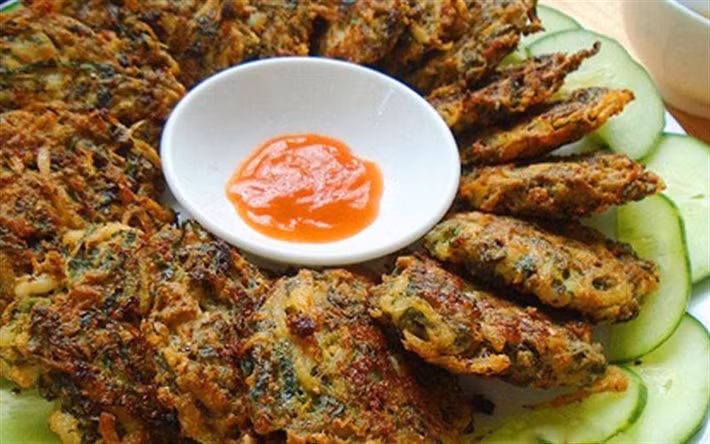 Bên cạnh chả cá thu, chả cá thác lác và chả cá rô phi thì chả cá ngần với hương vị đậm đà cũng khiến nhiều người “mê mẩn”. Ảnh: cooky.