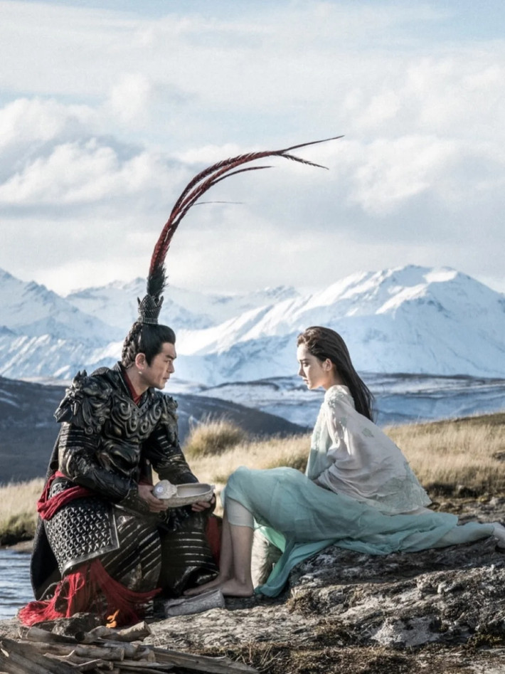 Nàng được xây dựng thành con gái nuôi của Vương Doãn, bất bình trước sự bạo tàn của Đổng Trác nên tham gia vào kế liên hoàn, lợi dụng nhan sắc của một mỹ nhân khuynh quốc khuynh thành, cuối cùng giúp Lã Bố và Vương Doãn cùng hợp sức tiêu diệt Đổng Trác.