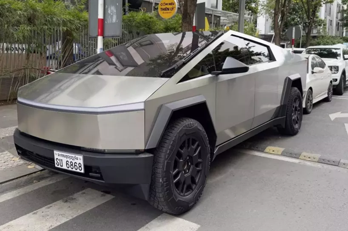 Cybertruck là 1 dự án hoàn toàn mới của Tesla nhắm vào phân khúc xe bán tải điện cao cấp, nơi chiếc xe này không hề gặp đối thủ nào xứng tầm, kinh nghiệm hàng chục năm tạo ra các mẫu xe điện, đã giúp tỷ phú Elon Musk nhanh chóng đẩy nhanh quá trình sản xuất Tesla Cybertruck.