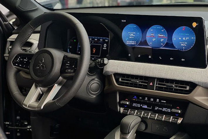 Chưa hết, xe còn có các tính năng hỗ trợ lái nâng cao (ADAS) như kiểm soát hành trình thích ứng, đèn pha tự động thích ứng, cảnh báo và giảm thiểu va chạm phía trước và thông báo xe phía trước khởi hành...