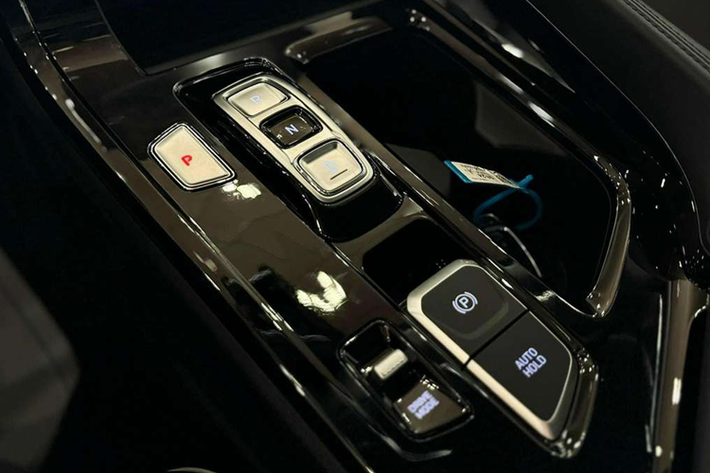 Thứ hai là động cơ SmartStream 1.5L tăng áp sản sinh ra công suất tối đa 170 mã lực tại 5500 vòng/ phút và mô men xoắn cực đại 253 Nm từ 1500-4000 vòng/ phút. Kết hợp với hộp số tự động 8 cấp và hệ dẫn động cầu trước.