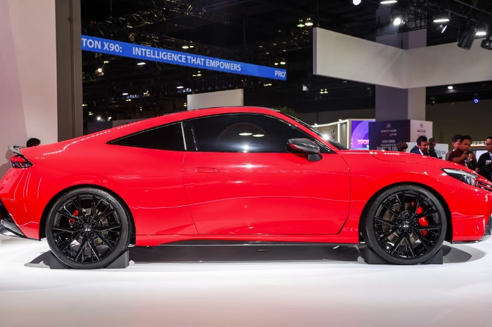 Hiện tại, Honda chưa công bố hình ảnh nội thất cũng như thông số kỹ thuật chi tiết của xe. Tuy nhiên, khả năng cao Prelude sẽ được trang bị hệ truyền động e:HEV giống với các mẫu xe City, HR-V, Civic và CR-V.