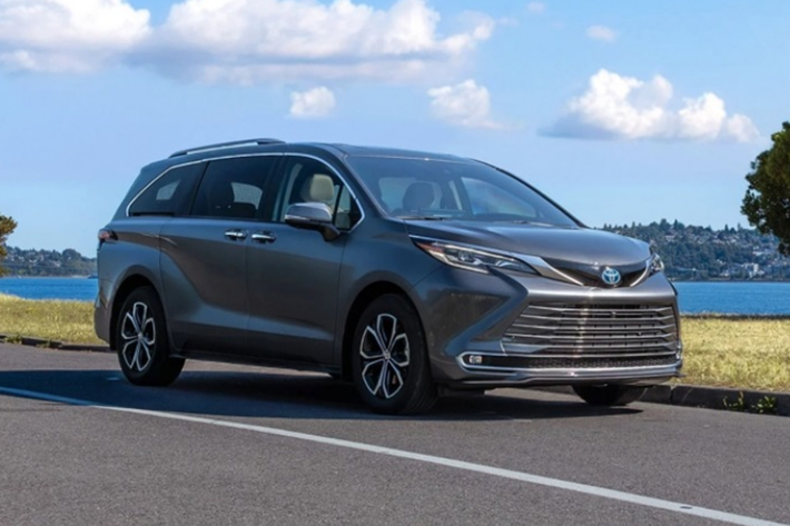 Trong khi đó, bản Woodland Edition lại được trang bị bộ mâm 6 chấu đơn màu sẫm. 