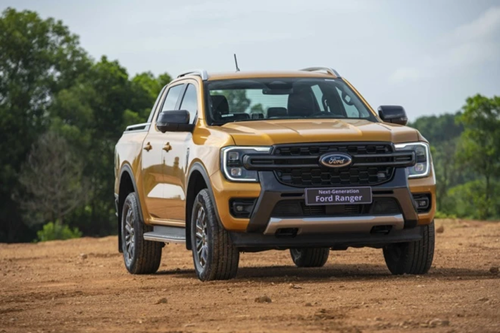 Đây cũng mẫu bán tải duy nhất góp mặt trong Top 10 ôtô bán chạy nhất hàng tháng. Hiện Ford Ranger đang được phân phối tại Việt Nam với 7 phiên bản, đi cùng mức giá dao động từ 669 triệu - 1,299 tỷ đồng.