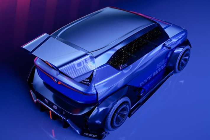 Để làm ra được tác phẩm Vinfast VF3 hàng khủng này, cả hai nhà thiết kế đã phải mất khoảng 3 tháng vừa lên ý tưởng, vừa thực hiện.