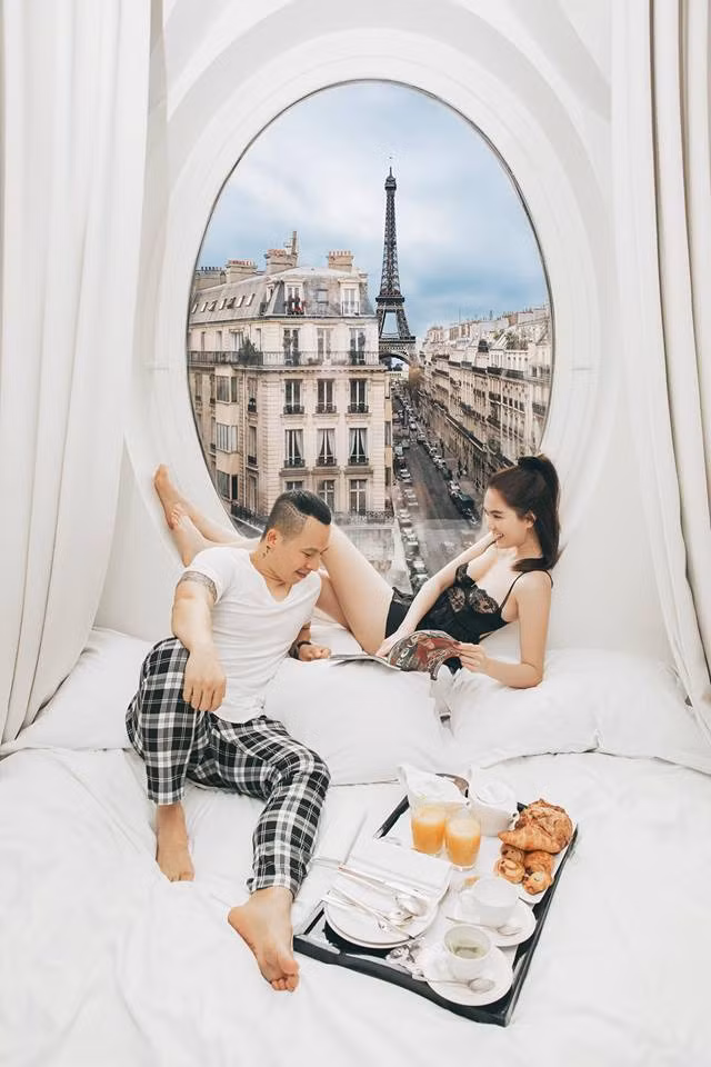 Những trải nghiệm trong quá khứ cùng công việc part time tại một công ty quảng cáo đã giúp "ông trùm chân dài" Vũ Khắc Tiệp có được những show diễn cho riêng mình.