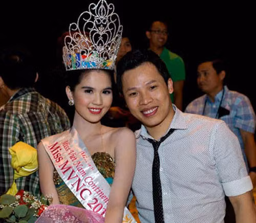 Từ cô nhân viên phục vụ quán bi-a, Ngọc Trinh đã một bước trở thành một trong những mỹ nhân nổi tiếng nhất nhì showbiz Việt. Nhắc tới sự nổi tiếng của cô gái quê gốc Trà Vinh, không thể không nhắc tới người đàn ông quyền lực Vũ Khắc Tiệp.