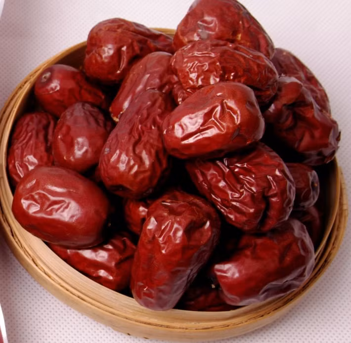 Đặc biệt, trong táo đỏ còn chứa phytocbemicals - một loại chất giúp chống lại các chất gây ung thư, ngăn chặn nguy cơ ung thư ngay từ khi chưa hình thành. Ảnh: totlanh.