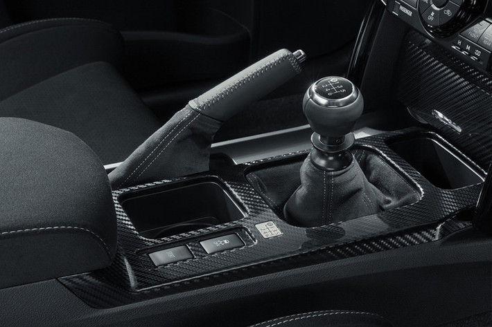 Mark X GRMN trang bị động cơ V6 3.5L sản sinh công suất 313 mã lực (234 kW) và mô-men xoắn 380 Nm. Đi kèm là hộp số sàn 6 cấp và hệ dẫn động cầu sau. Để tăng hiệu suất, Toyota đã cải tiến hệ thống treo với giảm xóc mới.