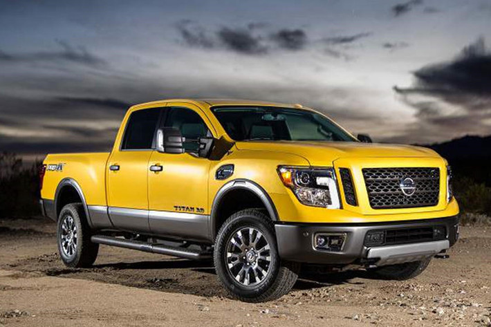 Nissan Titan PRO-4X Diesel được trang bị giảm chấn Bilstein, khóa vi sai cầu sau và là ngựa thồ có thể chinh phục bất cứ địa hình nào.