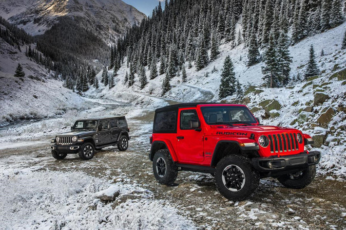 Mẫu xe off-road Jeep Wrangler 2019 nâng cấp nhẹ về ngoại hình, nội thất dùng chất liệu cao cấp hơn, hướng tới nhu cầu kỹ tính hơn. Jeep Wrangler mới tập trung nhiều cho off-road với tham vọng vươn lên top đầu dòng xe địa hình.