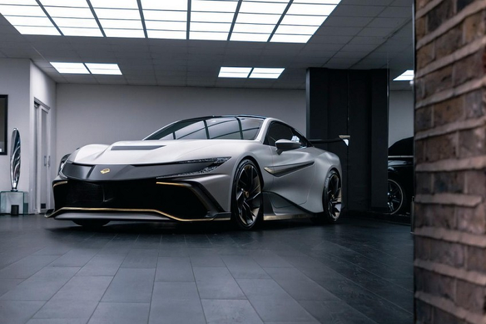 Bức tranh hypercar đang bùng nổ với những cái tên mới, một số có tính thiết thực, và số khác thì giống như “giấc mơ đẹp” của các nhà đầu tư quá khích. Một vài cái tên đáng nhớ gần đây bao gồm Spyros Panopoulos Automotive Chaos đến từ Hy Lạp, và SSC Tuatara của Mỹ mà mới đây có dính vào một vụ “scandal kỷ lục tốc độ” - đó là siêu xe Naran mới.