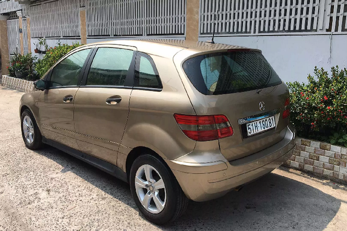 Bên cạnh đó, các mẫu MPV cũ khác trong tầm giá này có thể kể đến như Chevrolet Orlando, Kia Carens hay Suzuki Ertiga (cũ). Nhưng nếu yêu thích thương hiệu Mercedes của Đức thì Mercedes B150 trên đây là một lựa chọn khá hấp dẫn.