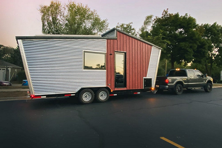 Nhà di động GoSun Dream (mobihome) dạng xe kéo được trang bị đầy đủ tiện nghi, cung cấp năng lượng bởi hệ thống điện Mặt Trời và có giá bán 69.500 USD. Nhà sản xuất GoSun đã tốn 2 năm để nghiên cứu và phát triển sản phẩm này.