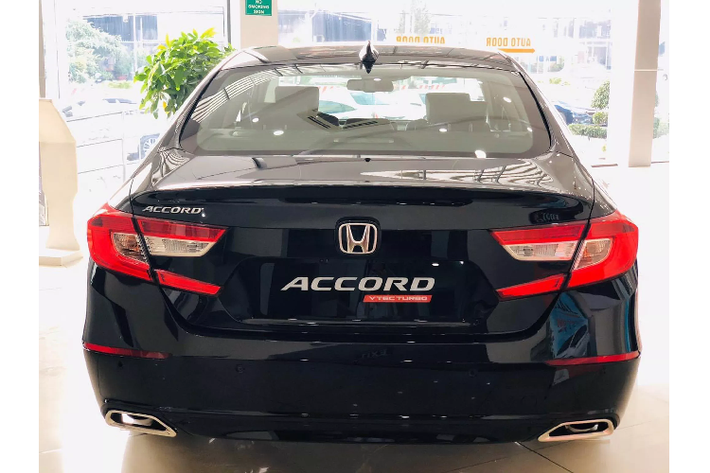 Nhìn chung, “đập hộp” Honda Accord mang số VIN 2019 giúp người mua tiết kiệm khá nhiều chi phí, chính vì thế đây là một gợi ý đáng cân nhắc dành cho khách hàng đang quan tâm đến dòng xe Accord.