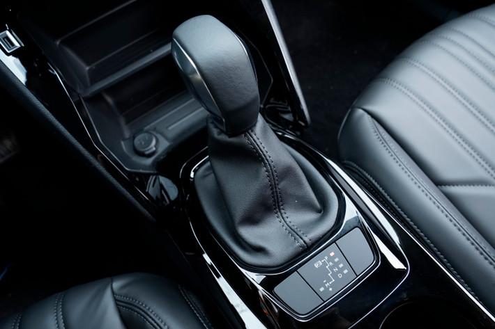 Các công nghệ an toàn chủ động/ thụ động bao gồm: tính năng như cảm biến va chạm phía trước và sau, camera lùi, hỗ trợ khởi hành ngang dốc. Phiên bản GT Line được trang bị thêm các tính năng hỗ trợ an toàn nâng cao gồm: nhận diện biển báo tốc độ, cảnh báo người lái mất tập trung, hỗ trợ giữ làn đường, cảnh báo điểm mù thông minh, 6 túi khí và đặc biệt là hệ thống phanh an toàn chủ động.