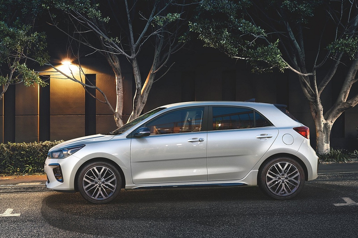 Tất cả phiên bản của Rio 2021 đều sử dụng động cơ 4 xy-lanh 1.6L, sản sinh công suất 120 mã lực và mô-men xoắn 152 Nm. Xe đi kèm hộp số CVT.